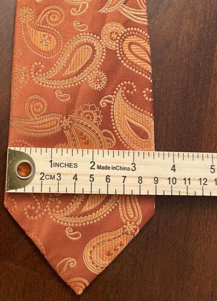 Claiborne Naranja 100% Seda Importada Hecha a Mano en China (Precio de venta sugerido por el fabricante) $39,50 Foto 4 de 4