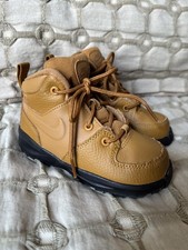 Nike Manoa LTR Lace Up Boots Toddler Size 8C Wheat Leather Black Sole BQ5374-700