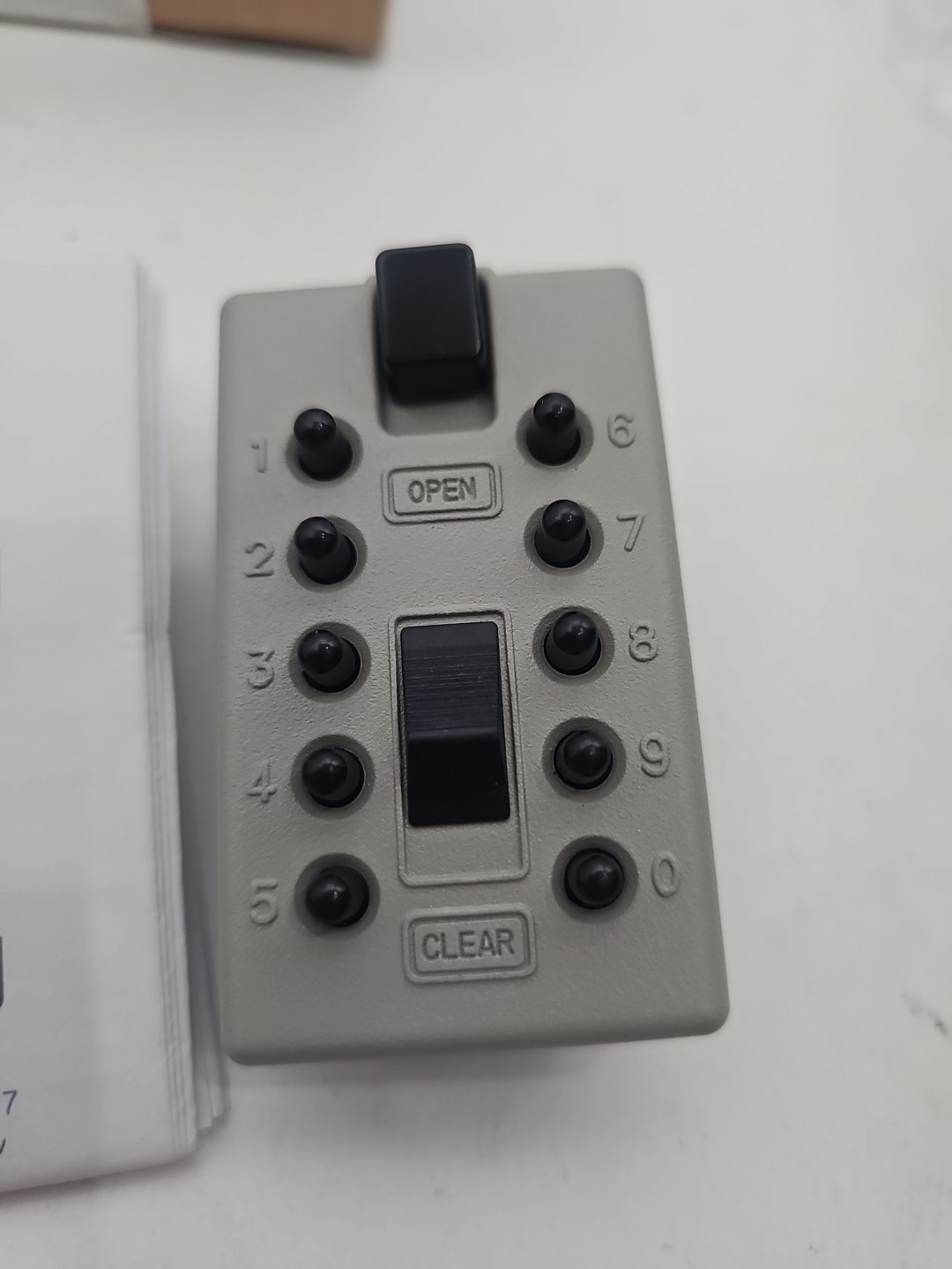 Kidde AccessPoint 001404 KeySafe 3-Key Portable Push Button Key Safe Box, Clay