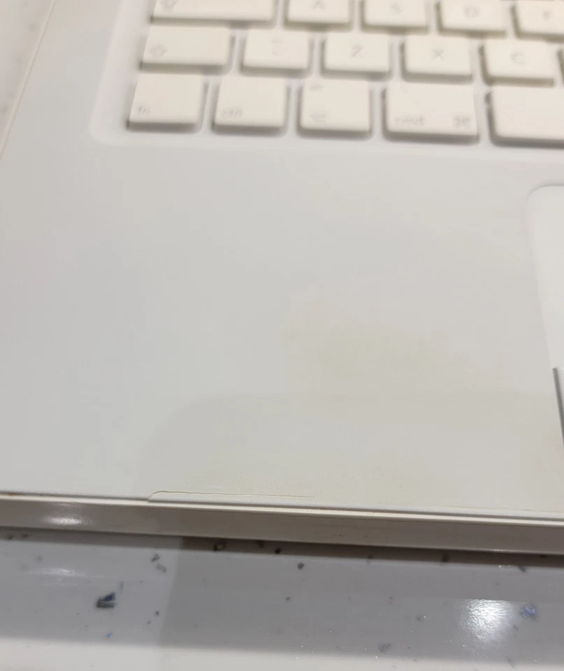 Apple Macbook Pro 13" Early 2008 A1181 Intel Core 2 Duo 2.4ghz 2gb Ram Working  - Image 3 of 4