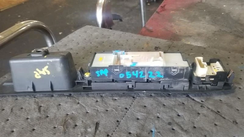 Interruptor de puerta delantera izquierda del conductor ventana del conductor compatible con 05-06 SAAB 9-2X 527409 Foto 4 de 4