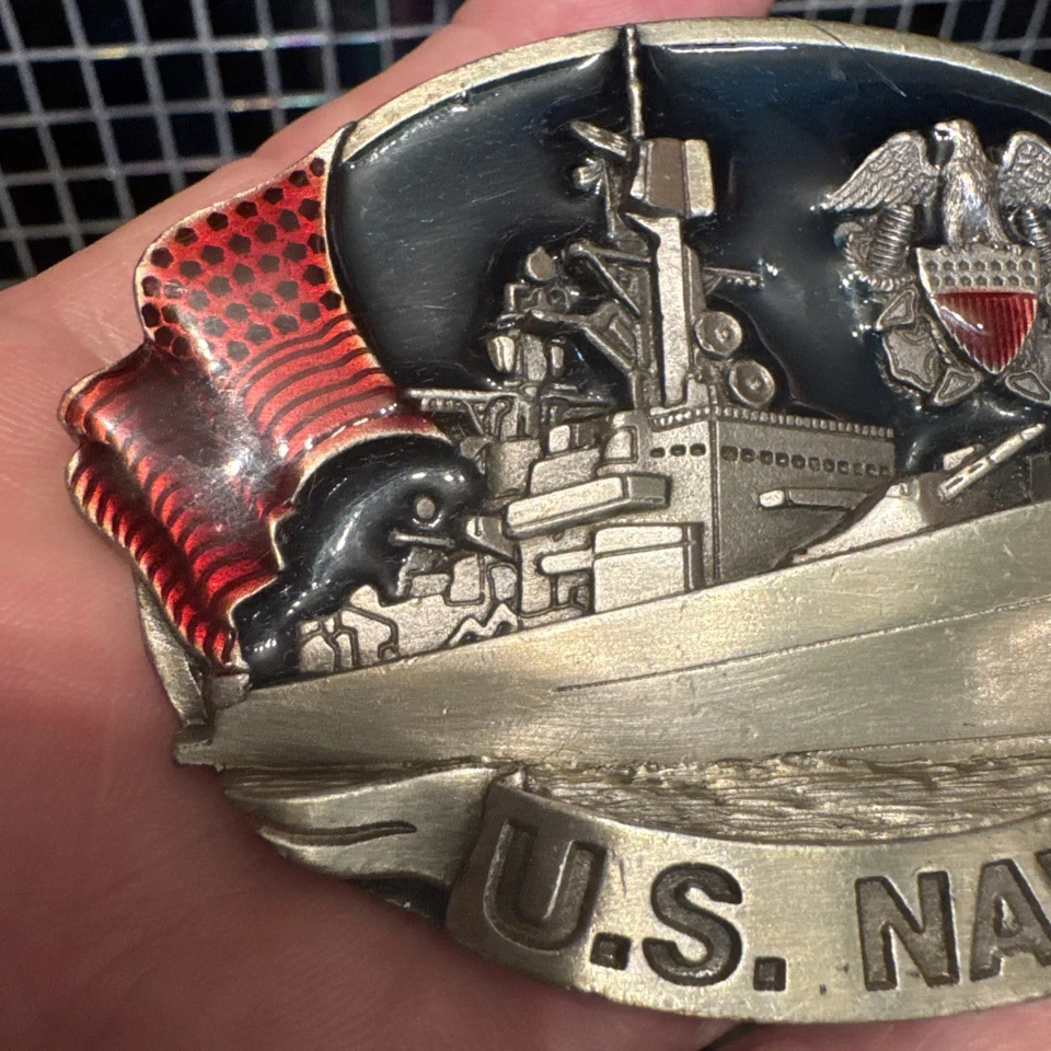 Marina de los Estados Unidos Hebilla de Cinturón #32 Bandera de Envío De Colección 1981 Bergamota Latón Funciona BONITO Rojo Nuevo de Lote Antiguo A Foto 2 de 4