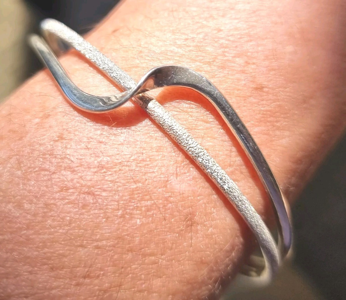 Gorgeous A&C 925 Sterling Silver Diamond Cut Wave Ribbon Cuff