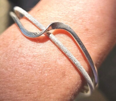 Gorgeous A&C 925 Sterling Silver Diamond Cut Wave Ribbon Cuff