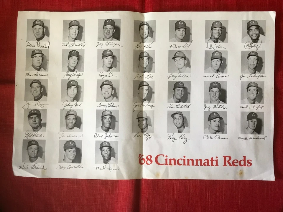 1968 CINCINNATI REDS Photo/Autograph folder ROSE - BENCH - PEREZ - LEE MAY - Image 3 of 4