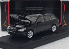 BMW 5-Sereis 545i (E61) Touring 2004 Black 1:43 Kyosho 03502BK Diecast Model Car