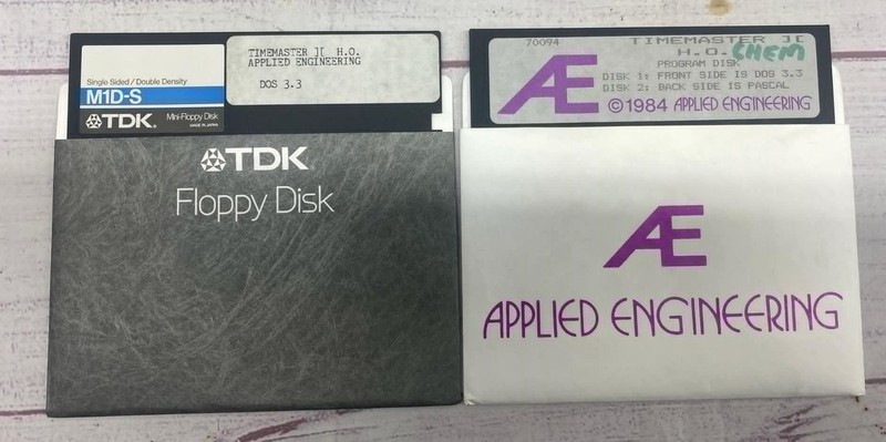 Apple II 5.25" Floppy lot - Apple Works Time Master HO  Applied Engineering (17)