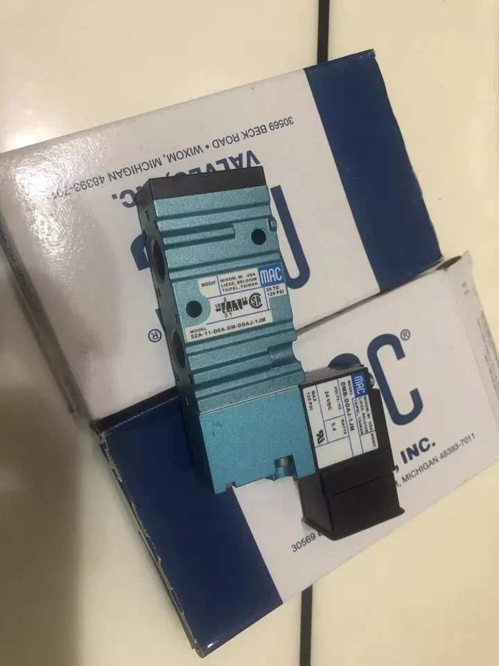 1PC NEW MAC solenoid valve 52A-11-D0A-DM-DDAJ-1JM - Image 2 of 4