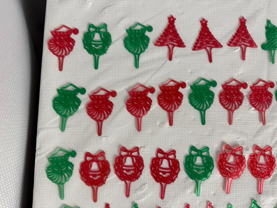 Lote de selecciones de magdalenas de Navidad de plástico vintage medias corona árbol de Papá Noel Foto 2 de 4