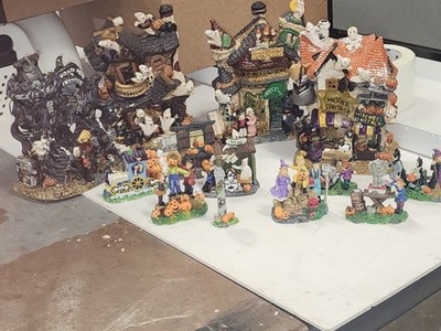 Vtg Halloween Porcelain Village Ghost, Pumpkin, Witch's, Please Read