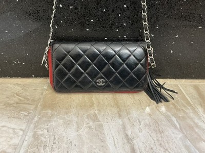 Authentic Chanel Matelasse Zipped crossbody Wallet bag With Chain