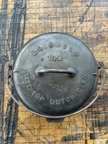 Vintage Griswold no. 8 Tite Top Cast Iron Dutch Oven Antique Excellent Lid