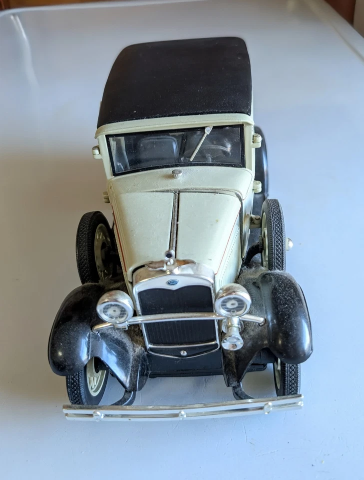 1:18 1931 Ford Delivery Truck Diecast – Genuine Ford Parts – Opening Hood (C6) - Image 2 of 4