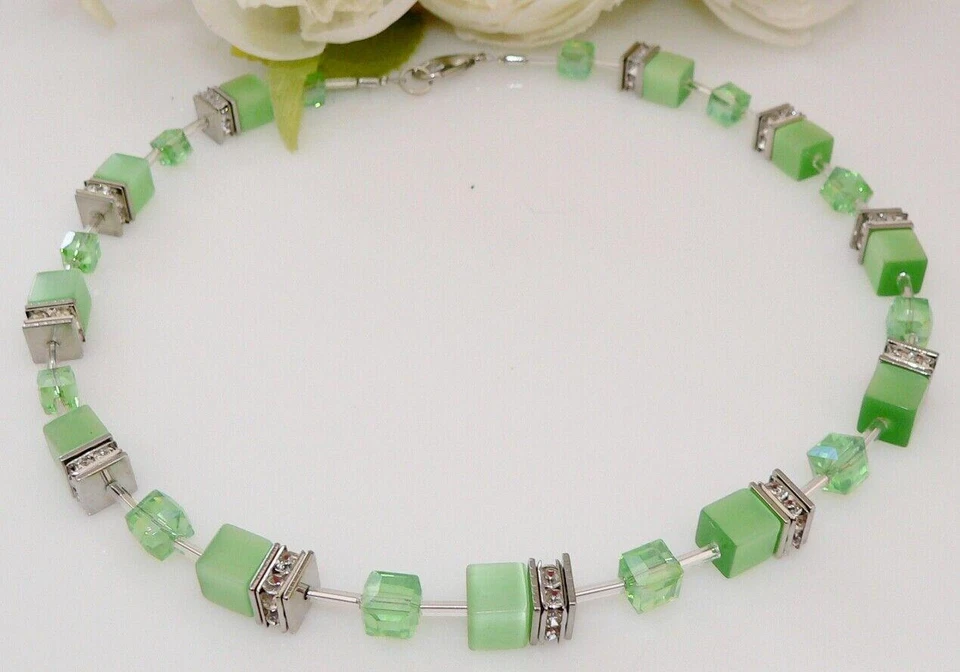 Würfelkette Halskette 8mm Cube Cat Eye hellgrün peridot Kristallglas Strass 510s - Bild 2 von 4