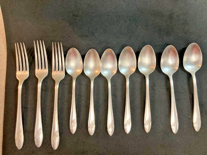 Tudor Plate Onieda Community Silverplate Queen Bess Pattern 7 spoons 3 forks