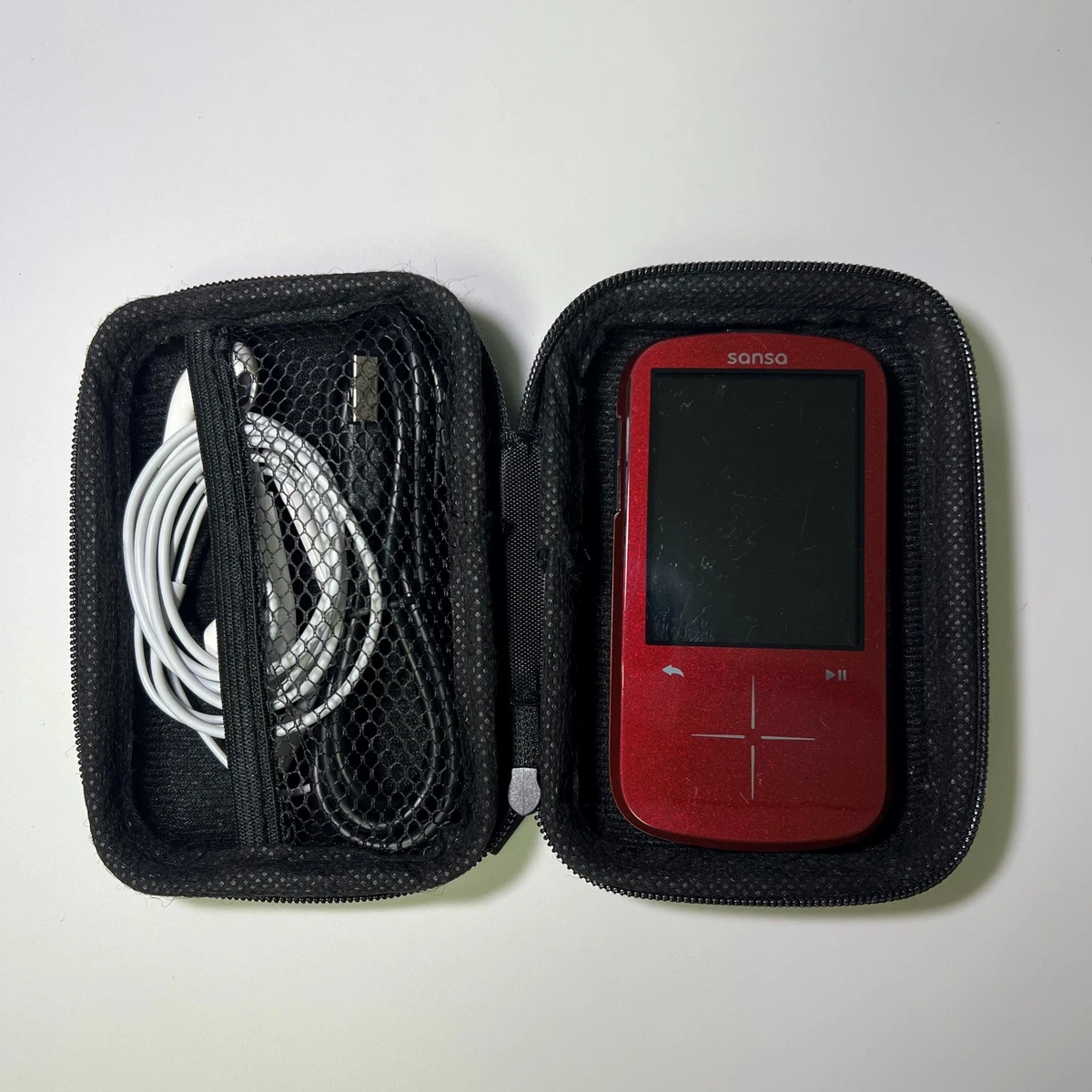 SanDisk Sansa e260 Reproductor MP3 de 4 GB con ranura de expansión MicroSD (Negro