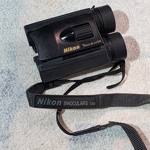 Nikon Trailblazer 10×25 6.5° WF WATERPROOF Binoculars W/ Case Free Shipping - Picture 7 of 9
