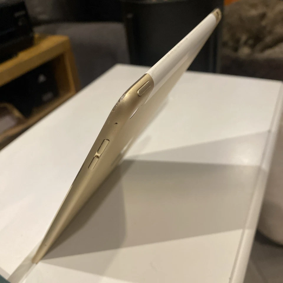 Apple iPad Mini 4th Gen In Rose Gold Bundle Screen Protector & Green JETech Case - Image 4 of 4