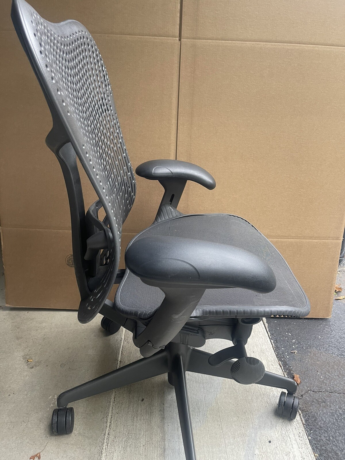 Herman Miller Mirra 2 Chair Graphite black with flex front lumbar