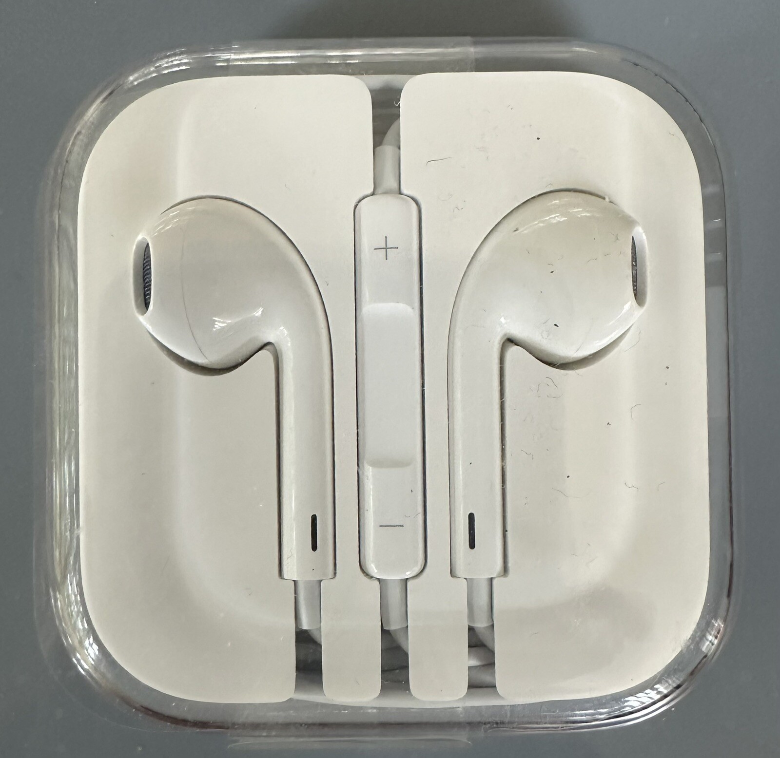 New Apple Brand OEM Earpods with Lightning Cable Fits Iphone 14, 13, 12, 11.-image