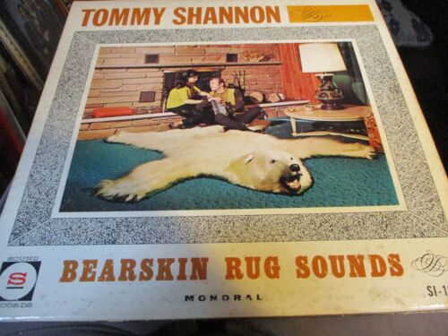 1960er Jahre Tommy Shannon Bearskin Teppich Sounds LP Sound Recs 1010 gesprochenes Wort sehr guter/sehr guter Zustand + - Bild 1 von 3