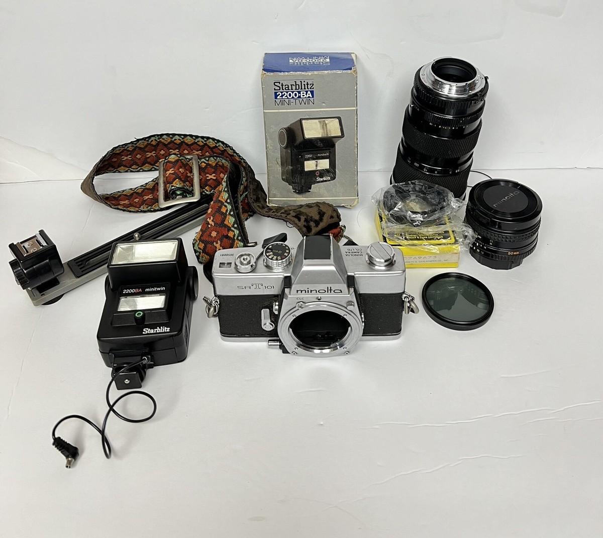 minolta SRT101 ブラックとレンズフィルター MINOLTA SRT 101 Black 35mm SLR Film Camera Bundle, 2 Lens, Flash