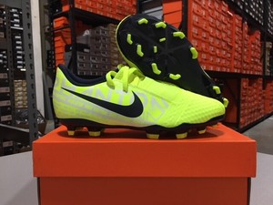 Nike Phantom Venom Elite Under the Radar Pack Review .