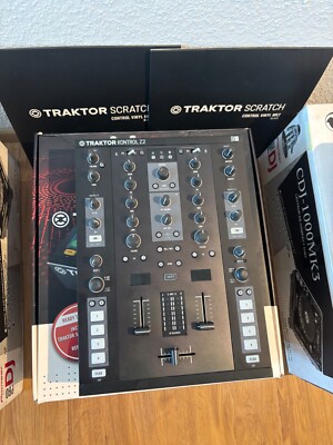 Native Instruments Z2 Controller 2 Kanal Mixer, mit OV