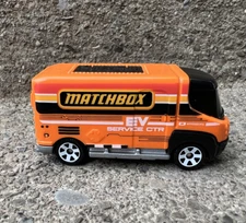 Matchbox ‘09 International Estar Orange 1:64 **LOOSE** EV Service Center