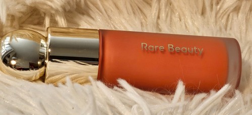 Rare Beauty Soft Pinch Dewy Liquid Blush 7,5ml Joy - Muted Peach