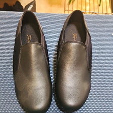 Theatricals Black Slip-On Tap Dance Shoes w/ Metal Taps Style 15010 Size 10