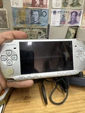 Sony PSP-3001 Handheld System Silver - Bad Battery *CONSOLE ONLY*