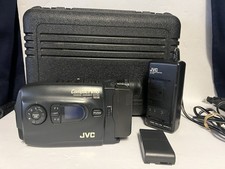 JVC GR-AX201 Compact VHS Camcorder, Case, Charger  2 Batteries. Read Desc