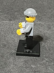 LEGO Burglar Minifigure from CITY Police Headquarters cty0358 A4