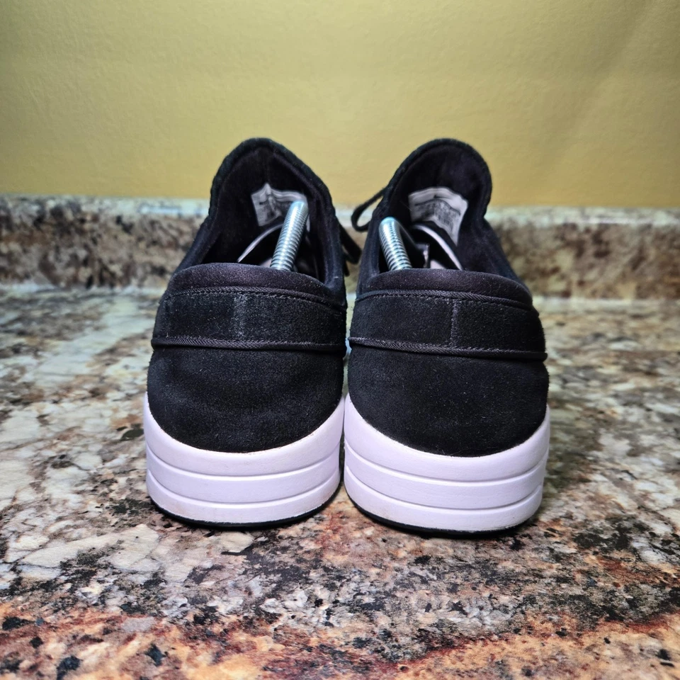 Nike Air Max SB Stefan Janoski Black Suede Men's Size 10.5 - Image 3 of 4