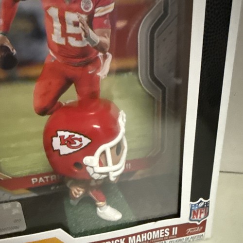 Funko Pop Trading Cards Patrick Mahomes II #10 Figura in vinile NFL Chiefs - Foto 2 di 7