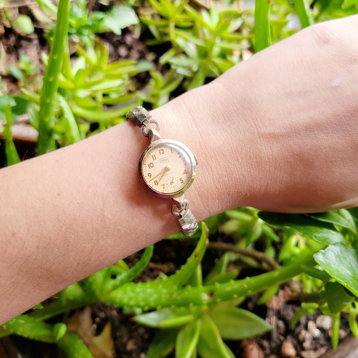 Vintage Smiths Empire 7 Jewels Gold Stretch Watch Smiths Empire 7 jewel Shockproof ladies wrist watch made in  main image 3