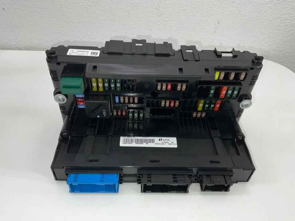 BMW X3 2013 caja de fusibles caja de fusibles módulo de relé 9259467-01 y 504e12f01 OEM Foto 2 de 4