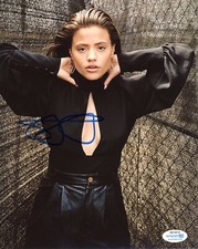 Sarah Jeffrey Descendants Autographed Signed 8x10 Photo ACOA