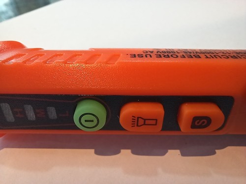 CRESCENT 12V-1000V AC VOLTAGE DETECTOR / WORKS GREAT ! - Picture 19 of 22