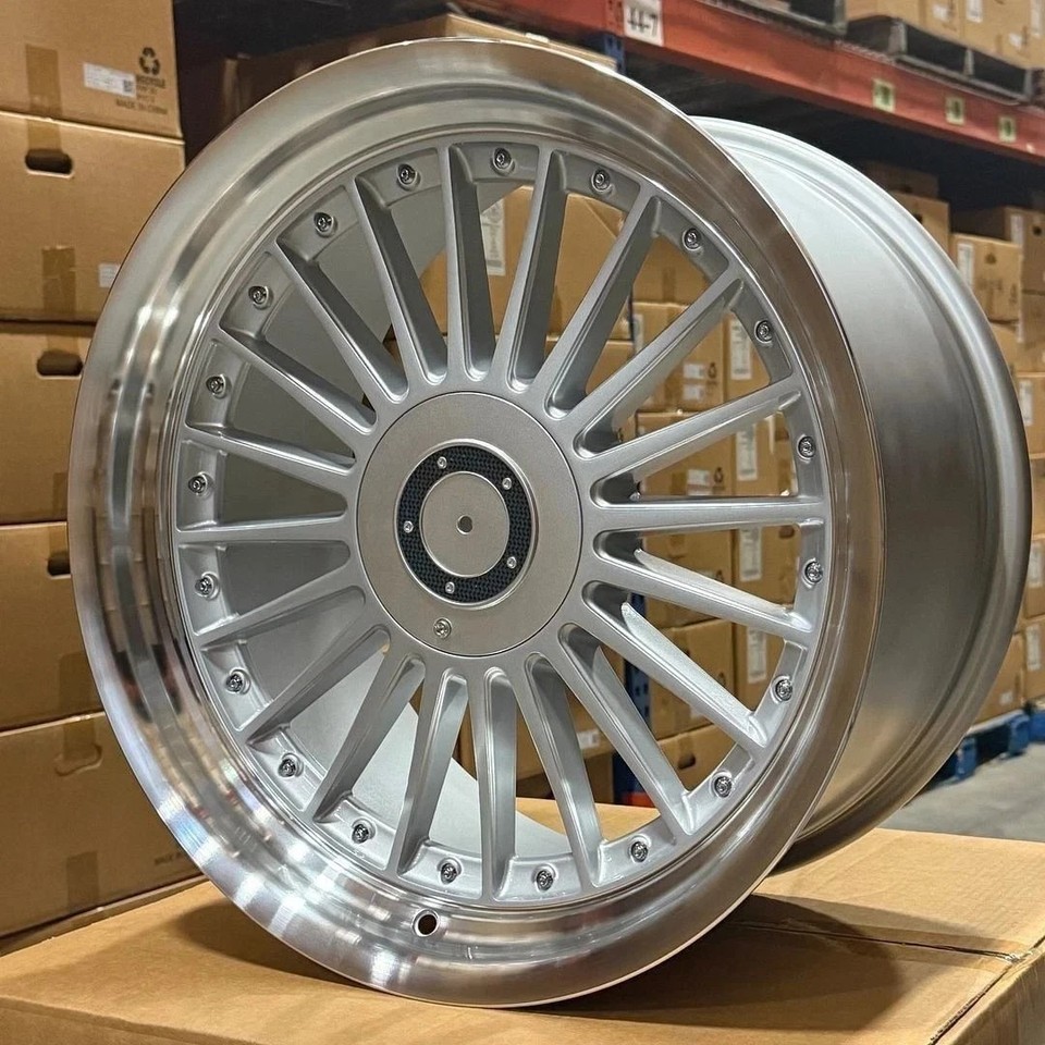18x8.5 +15/18x10 +20 5x120 CB 74.1 Staggered 18