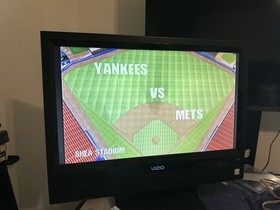 SEGA Dreamcast HKT-3020 Model 1 Games Bundle , 2 Controllers and Memory Card