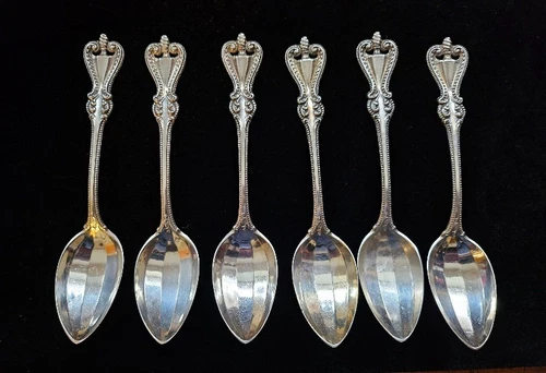 Lot of 6 antique  TOWLE Old Colonial Sterling Teaspoons, 5 1/2"  Monogram S