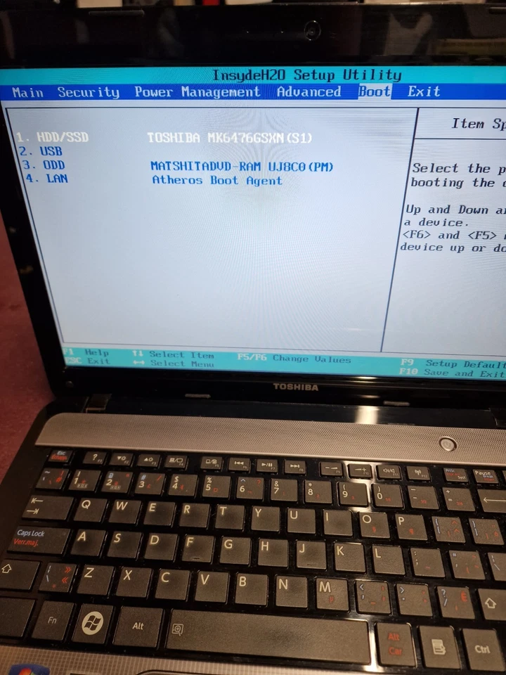 Toshiba Satellite L840D- AMD A8-4500M 1.9GHz 14" 6GB Ram 640HDD Radeon HD Graphi - Image 3 of 4