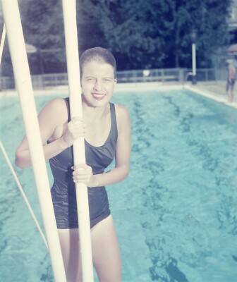 KF10-735 '56 US OLYMPIC WOMEN SWIMMERS ARMS & LEGS RACE ORIG 2 1/4