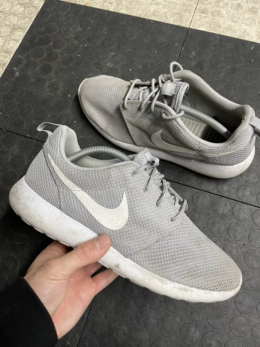 Nike roshe shop one near me
