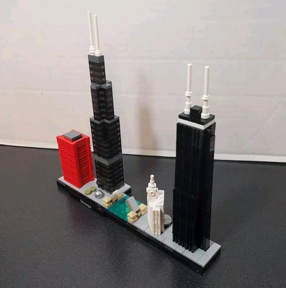 LEGO Architecture Chicago (21033) 100% Complete - AUTHENTIC GENUINE REAL LEGO - Image 3 of 4
