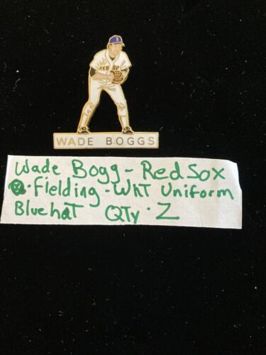 Vintage Lapel Pin  Rare Wade Boggs Boston Red Sox Fielding White Jersey - Picture 1 of 1