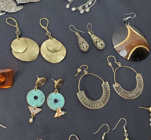 Boho Earrings Lot Of 24 Pairs Brass Copper Metal Wood Stone Shells Retro Pierced - Picture 3 of 12