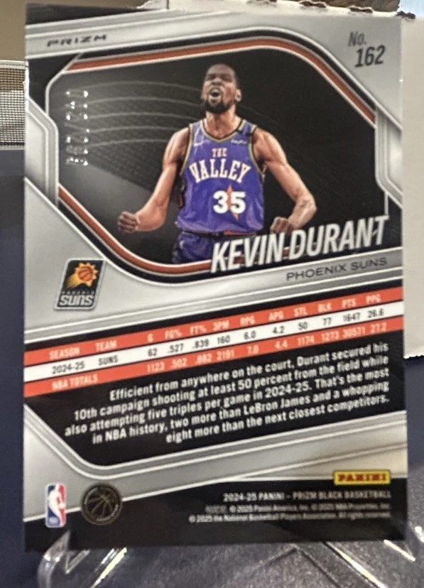 2024–25 Panini Prizm черная — Кевин Дюрант, Кевин Дюрант No162 красная призма /299 - Изображение 2 из 2